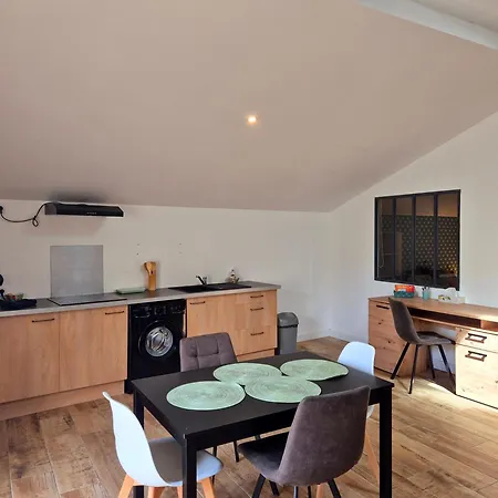 Duplex, Av Charles Trenet Apartmán